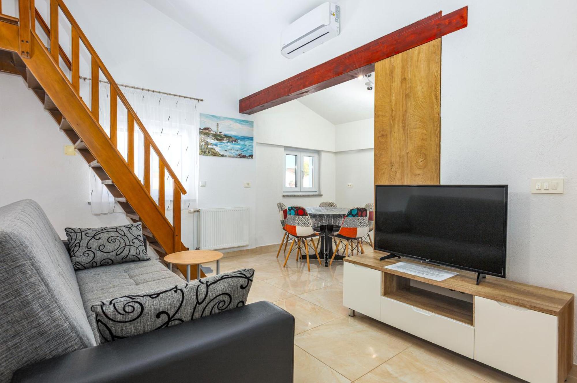 Sanus Apartment