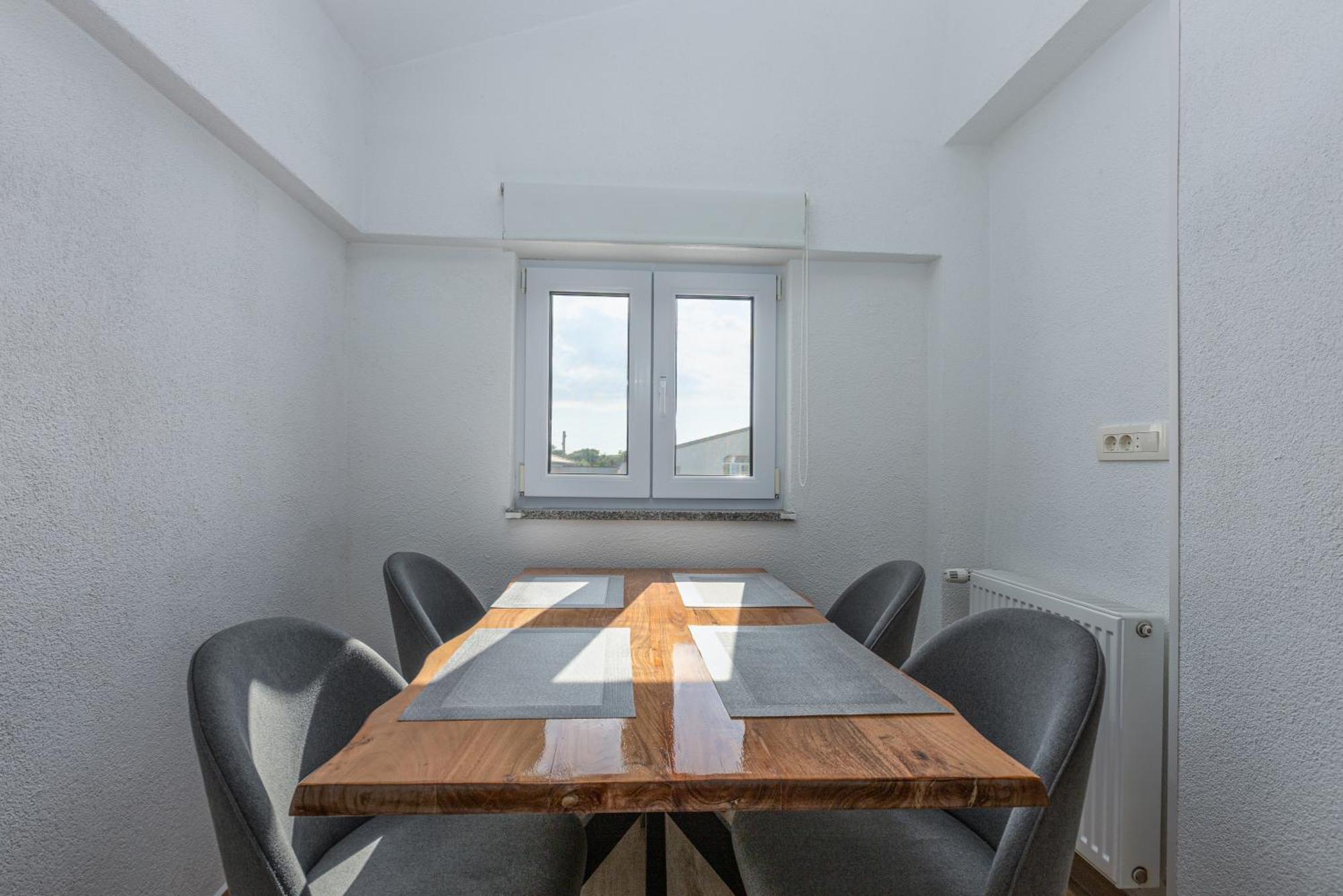 Sanus Apartment *