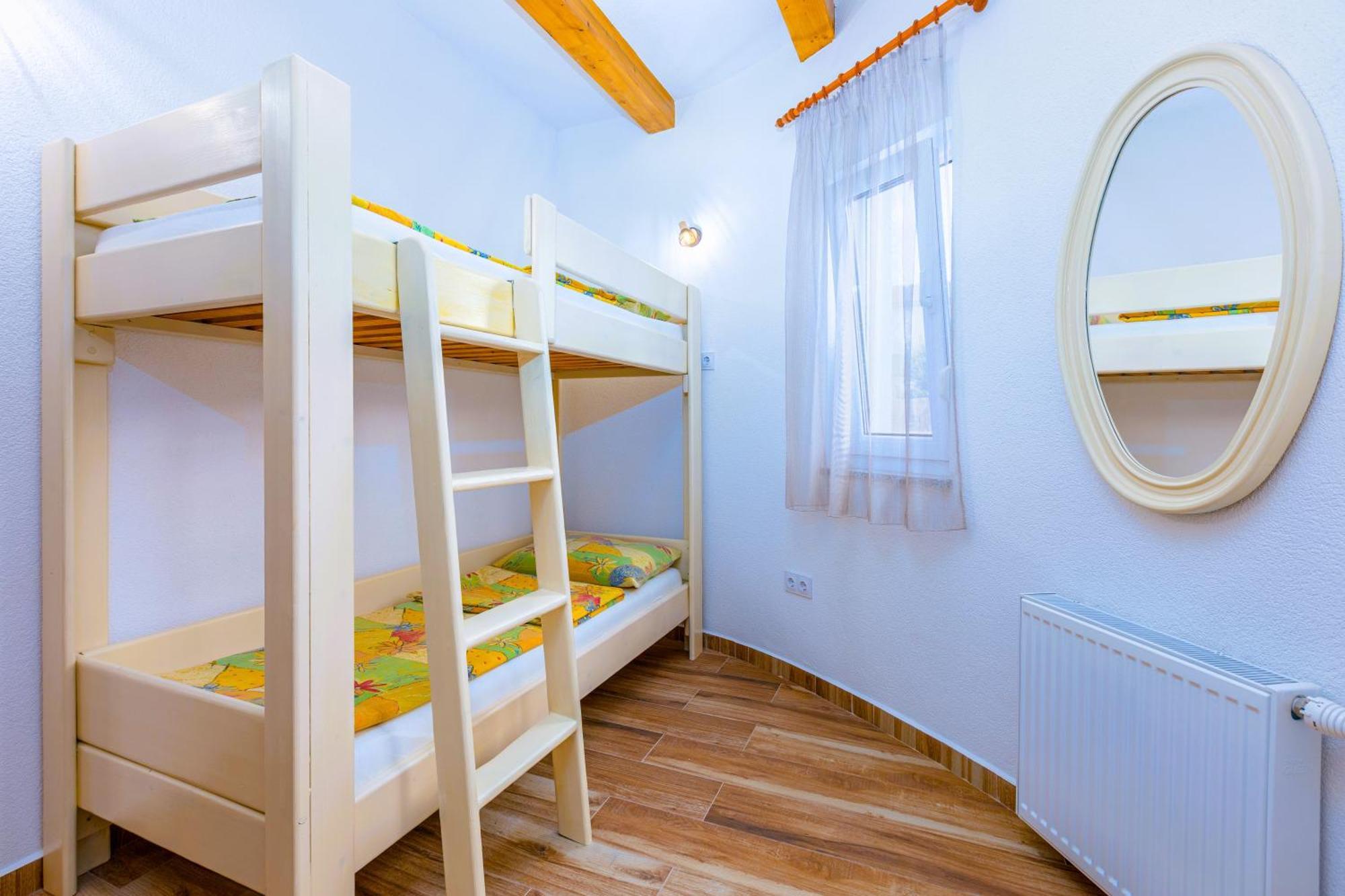 Sanus Apartment *